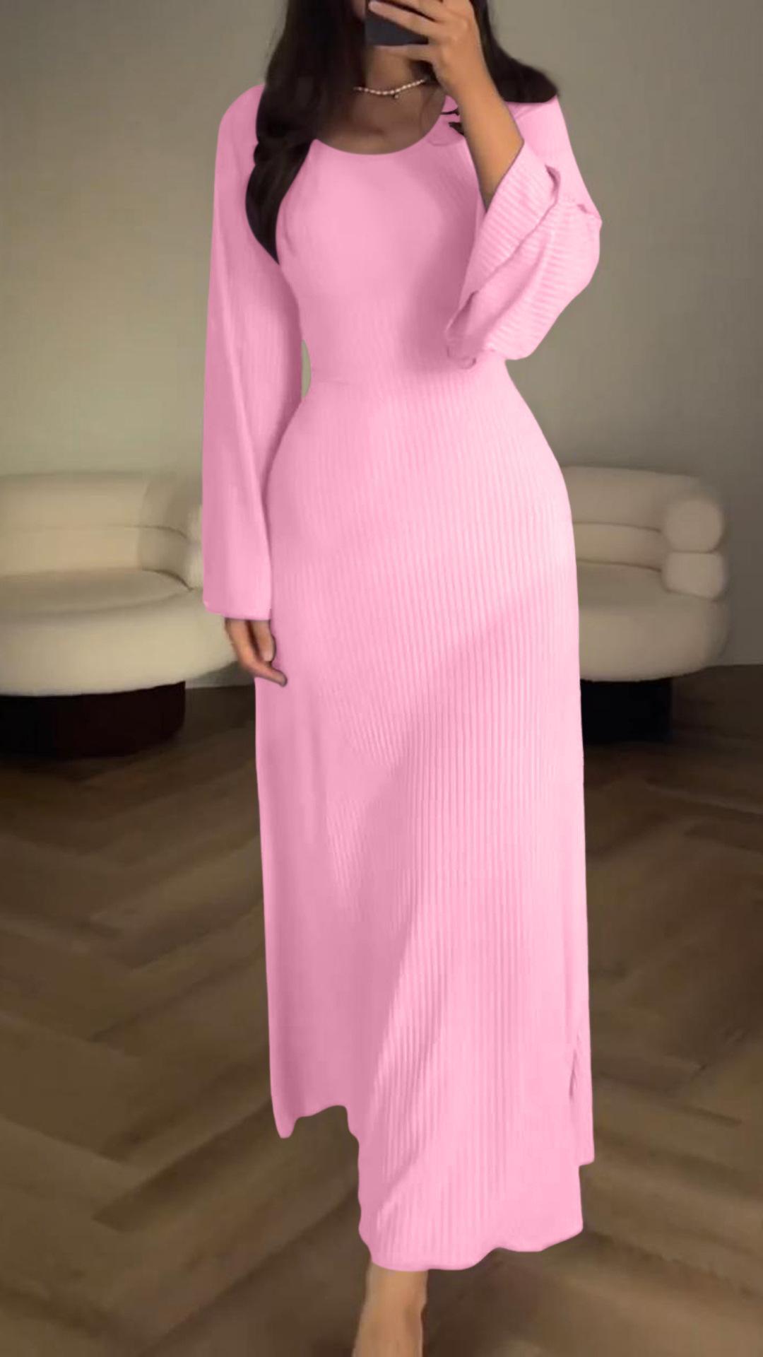 Elegant knitted dress with knotted waist